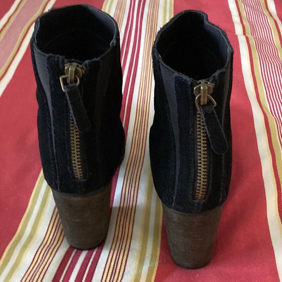 Urban Outfitters Ecote Suede Booties - Picture 2 of 10